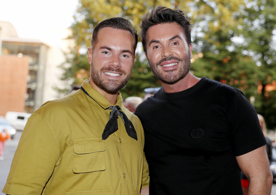 FORLOVET: Jan møtte sin kjære Harlem Alexander gjennom programmet «Jan Thomas søker drømmeprinsen» på TVNorge i 2020. I desember i fjor fridde Jan og fikk ja.