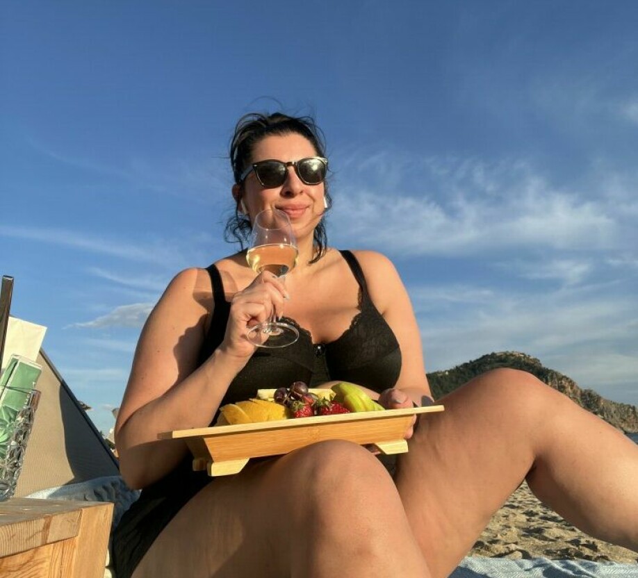 HA DET GØY: Du er den viktigste i ditt eget liv! Sørg for å gjøre ting som gjør deg lykkelig - som å dra på alenedate for å se solnedgangen på stranden.