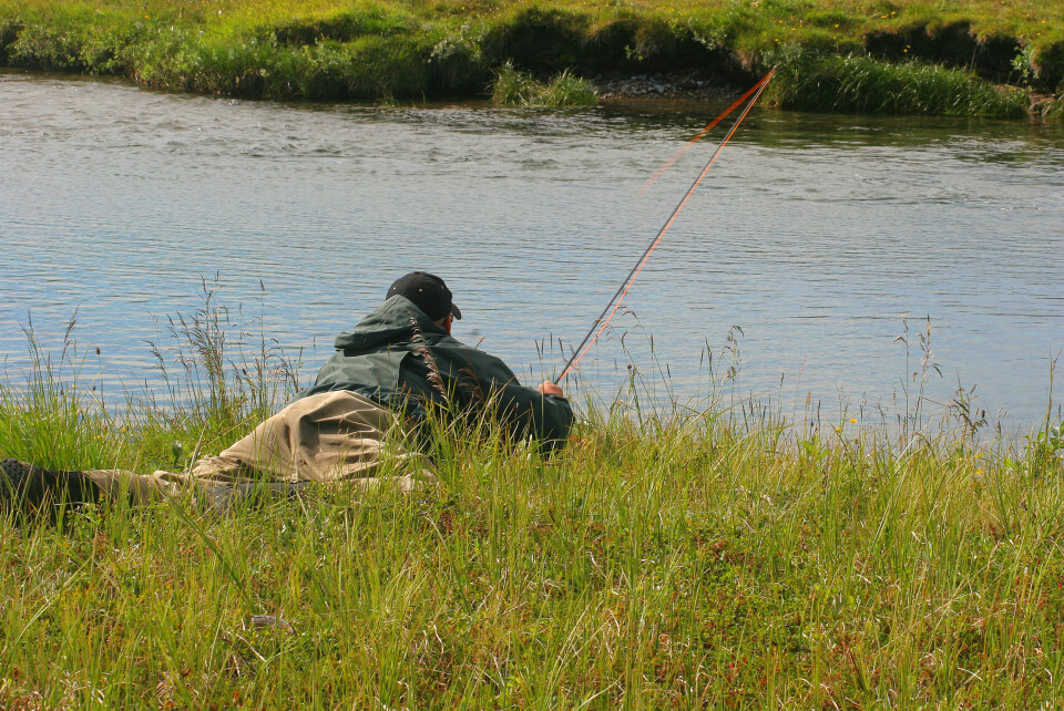 SPOTTING AV FISK: Den som kan kunsten å se hvor fisken står, har naturligvis en stor fordel under fiske.