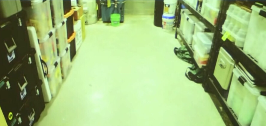 SPOR: Politiet fant spor etter blod i familiens garasje. Det viste seg at Chandler Halderson hadde partert sine egne foreldre her.