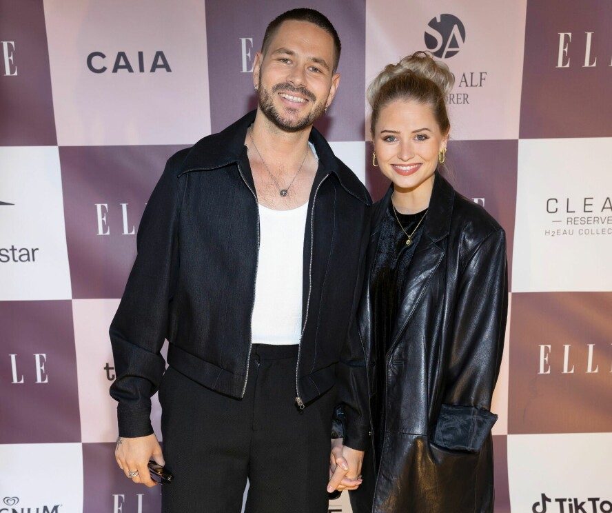 DEBUT: I sommer viste Chis Holsten og Vivild Falk Berg seg sammen på rød løper for første gang.