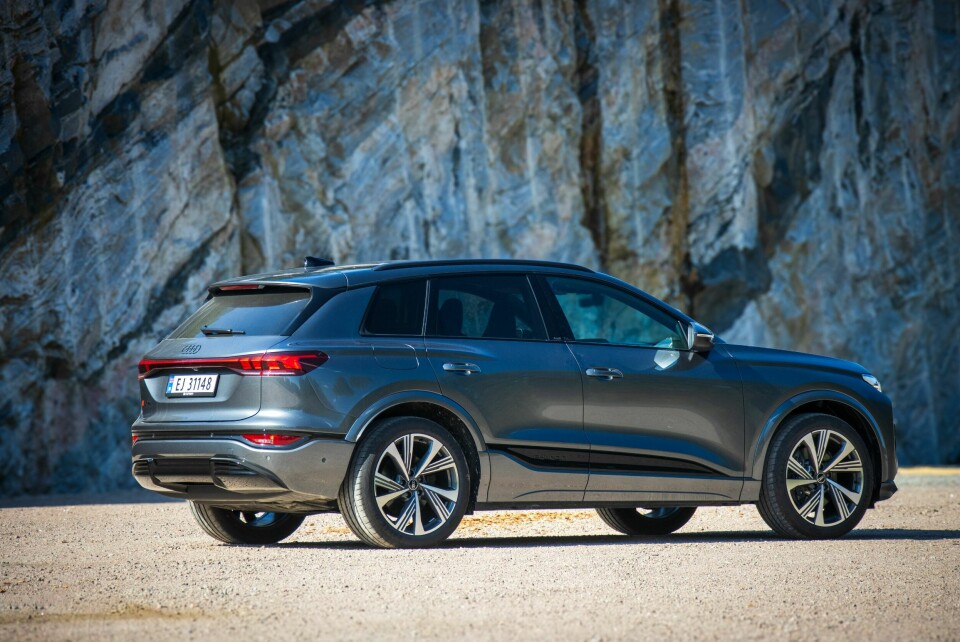 HUGGET I FJELL: Audis nye luksus-SUV gir et bunnsolid kvalitetsinntrykk