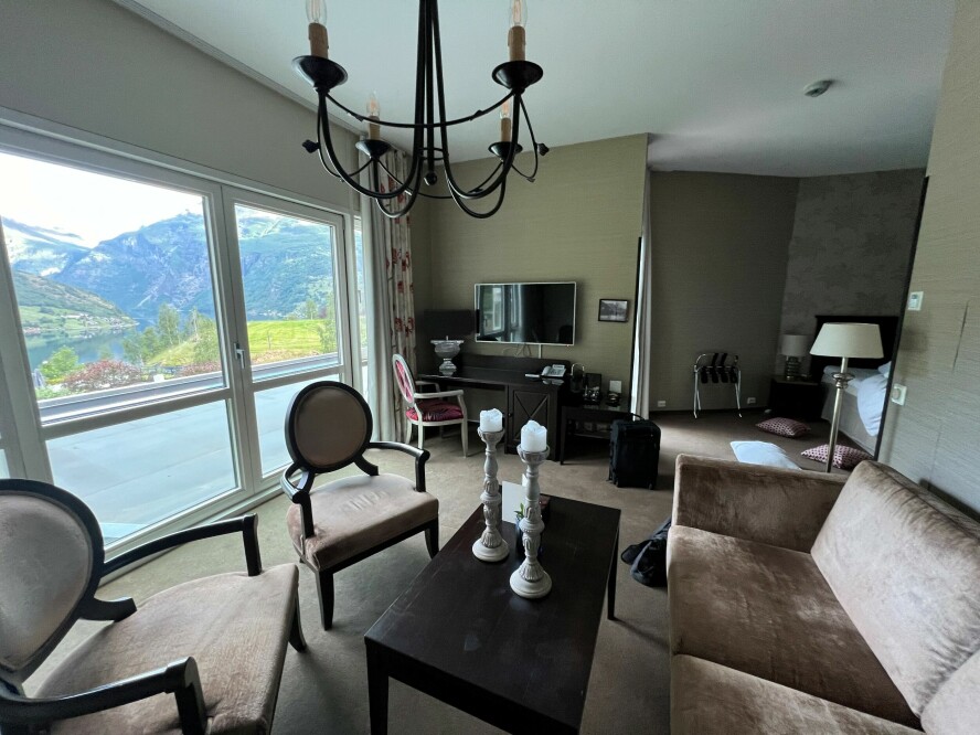 SUITE: Slik ser det ut inne i en vanlig suite på hotellet.