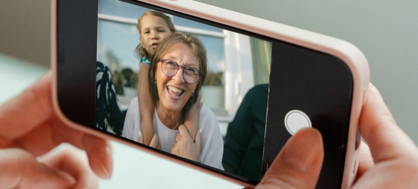 Svigerdatteren min legger ustanselig ut bilder av meg og barnebarna på nett