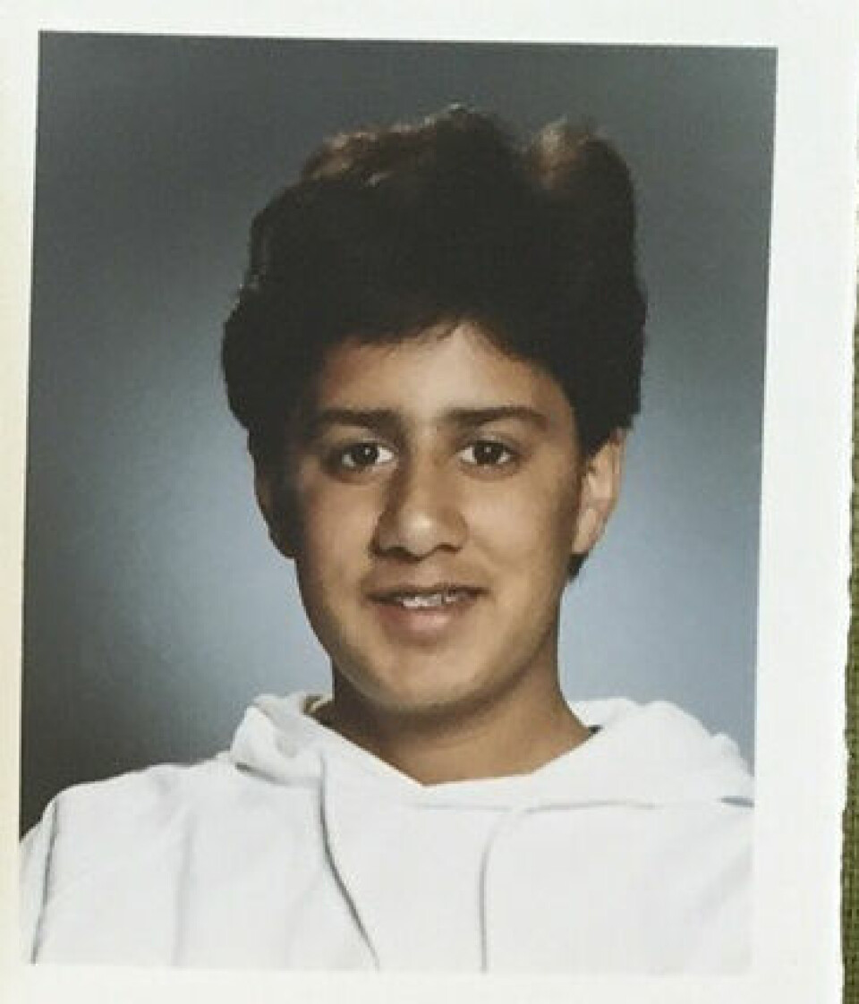 UNGDOMSOPPRØR: – Den trøya kjøpte jeg etter å ha vært avisbud, forteller Abid stolt. Bildet er tatt i 9. klasse. Som 15-åring fortalte han barnevernet at han ble slått og sparket hjemme.