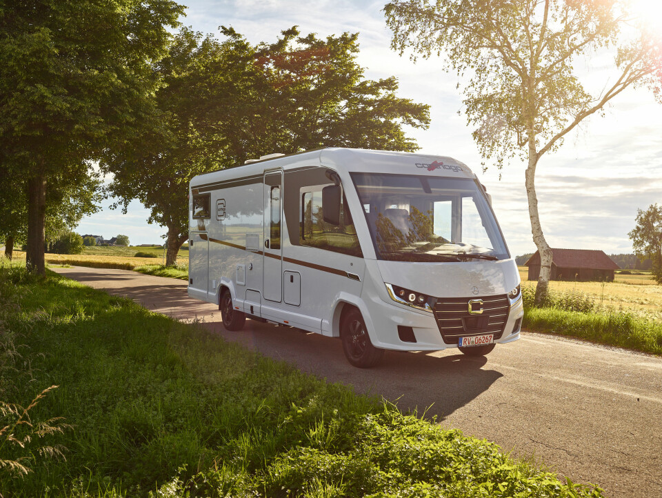 NY TOURER: Carthago C2-tourer bygges på Mercedes Sprinter og AL-KO lavramme. Lav vekt gjør det mulig å kjøre helintegrert bobil på 3,5 tonn og vanlig førerkort.