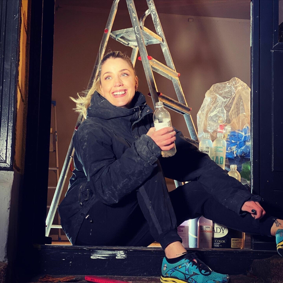 PRAKTISK ANLAGT:  – Min far har alltid vært hendig og lært meg at mye kan fikses, repareres og brukes på nytt. Det vil jeg også lære mine barn, sier Cecilie.