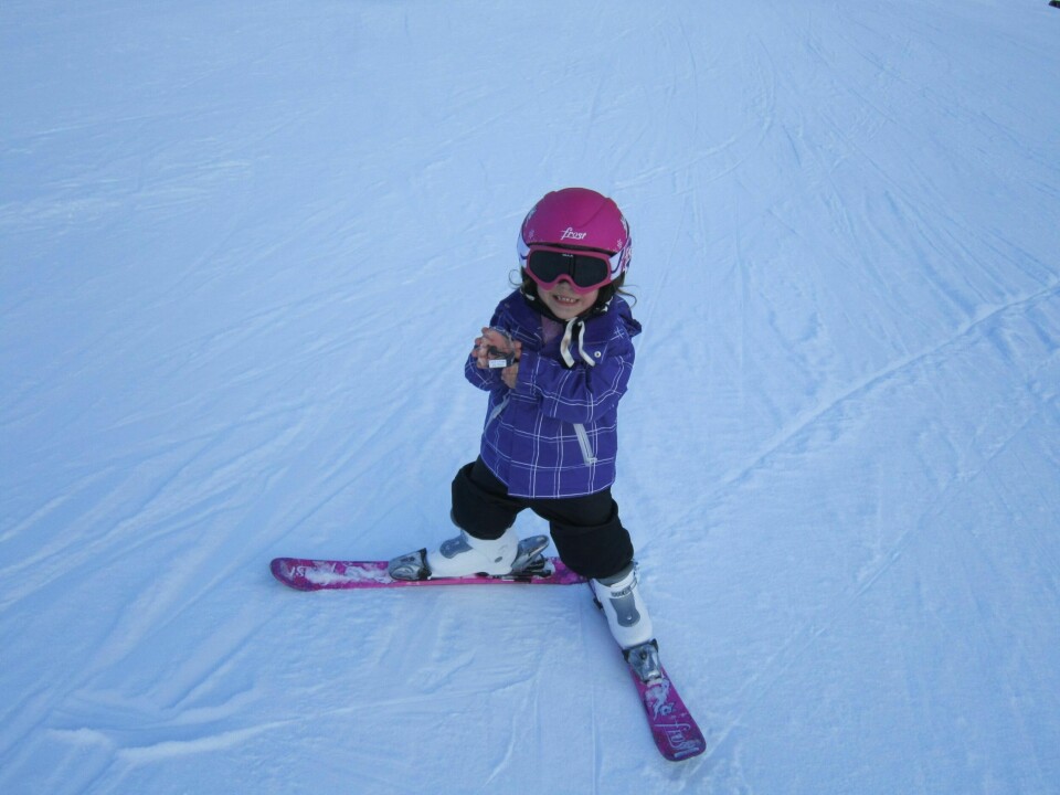 SØTNOS: Miriam har alltid vært glad i fysisk aktivitet. Her i alpinbakken i barndommen.