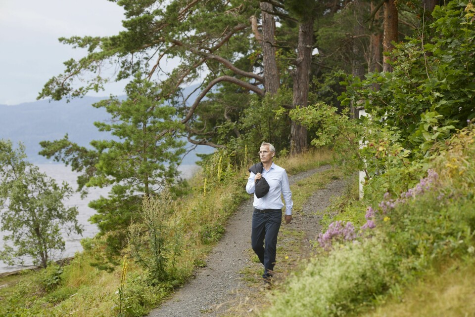 FAST TRADISJON: Hvert år, på den 22. juli, har Stoltenberg ryddet kalenderen for å ta turen til Utøya i Tyrifjorden. Det er blitt en tradisjon for ham, og da må selv verdensproblemer vike unna.