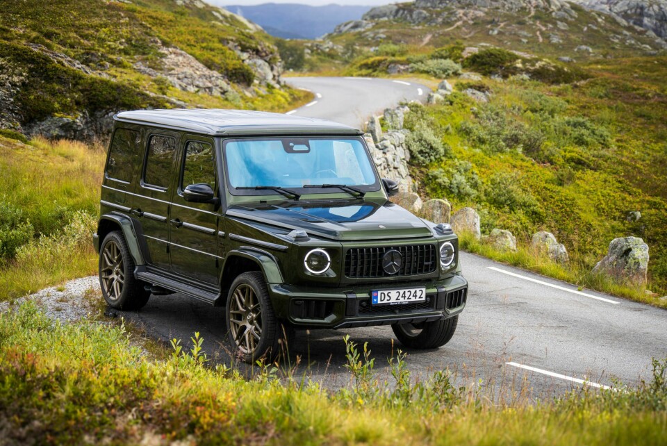 FORBLØFFENDE BRA: Med svingete asfaltvei under hjulene gjør en vanlig G 63 et utmerket inntrykk, tross en temmelig terrengbilaktig oppbygning.
