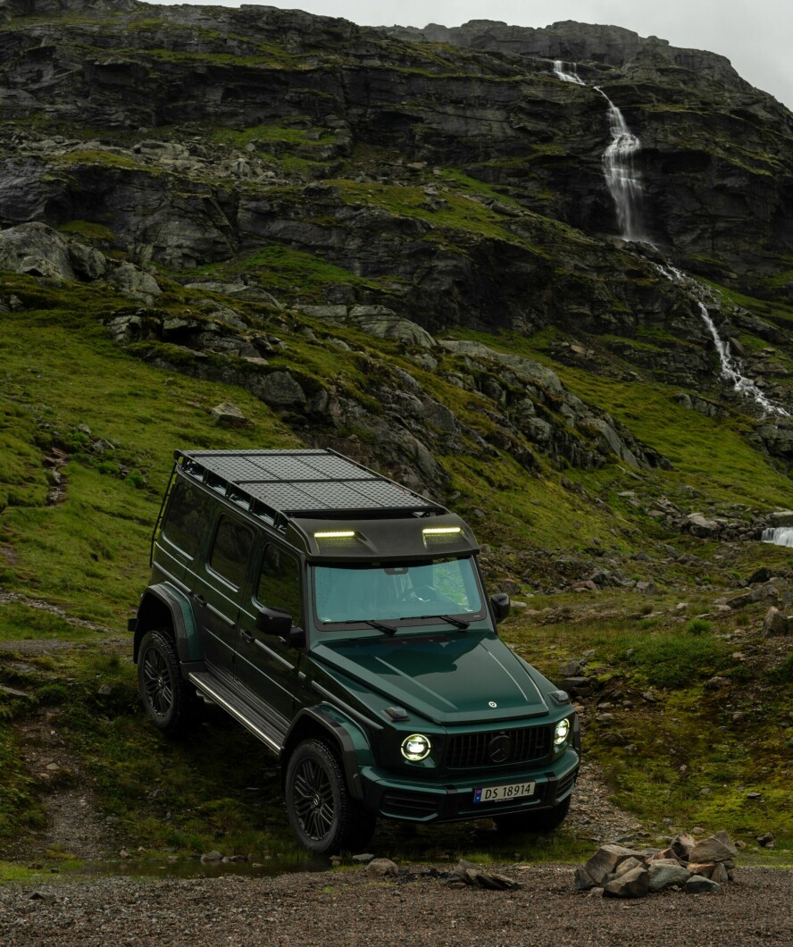 HIT, MEN IKKE LENGER: I skråningen på parkeringsplassen er det lov å leke seg med den voldsomme offroadkapasiteten til Squared. Men der stopper moroa for de fleste her i Norge.