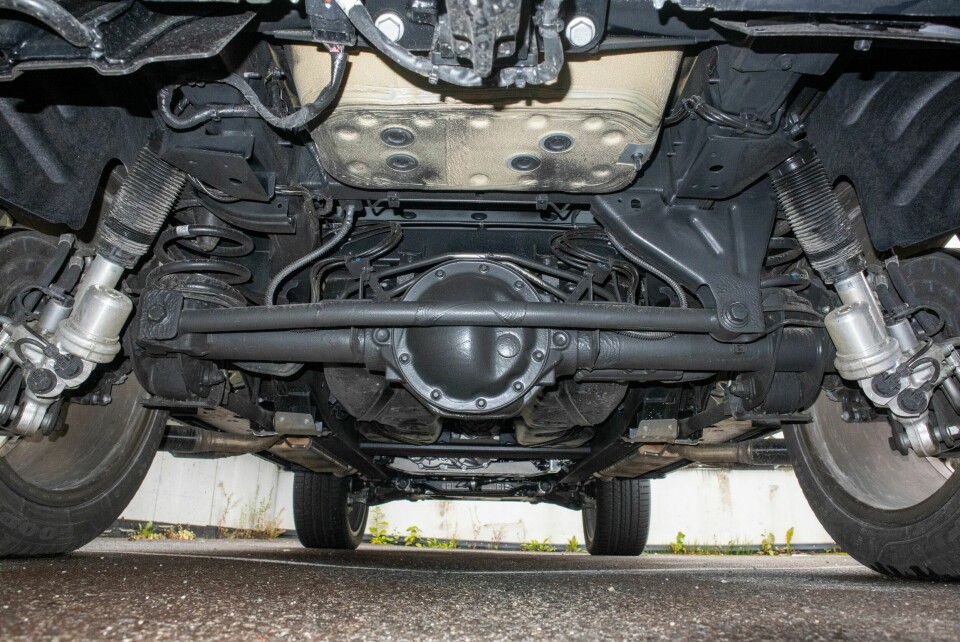 NORMAL: Slik ser undersiden av en standard Geländewagen ut.