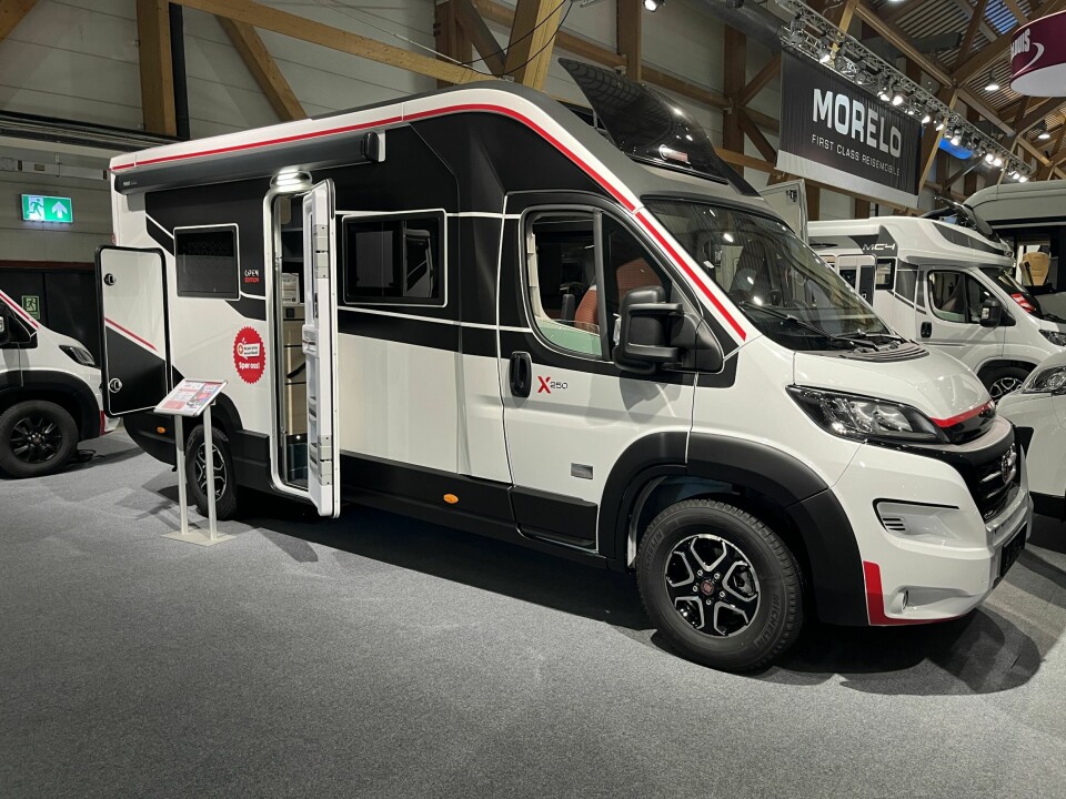 GARDEROBESJEFEN: Challenger X250 på Caravan Xpo på Hellerudsletta. Bobilen har en startpris på 1 349 000 kroner.