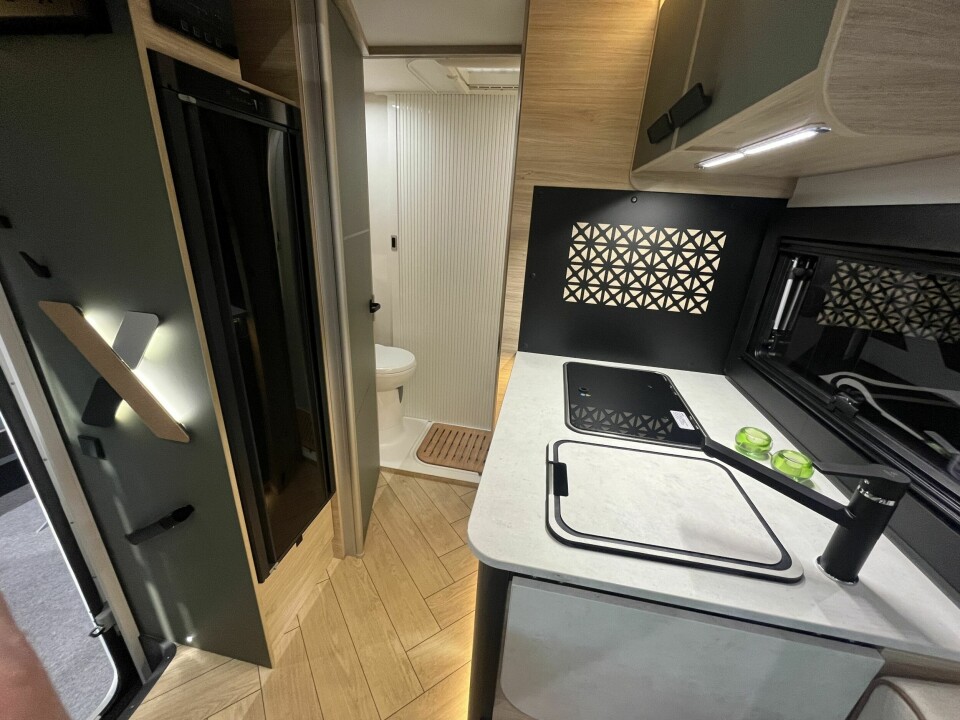 X150: Den noe mindre X150 har stort bad helt bakerst.