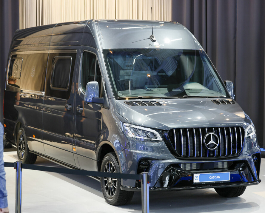LUKSURIØS: Knaus Cascan 690 LE på Caravan Salon i Düsseldorf.