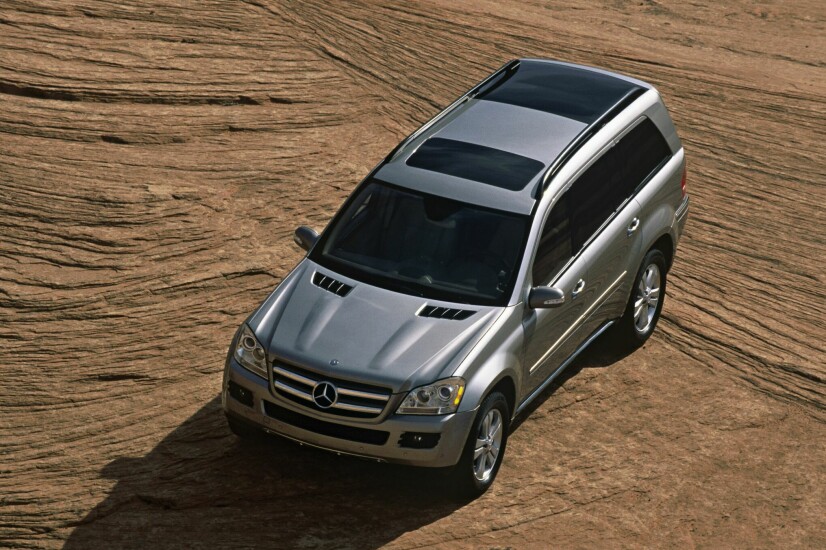 FØRSTE GENERASJON: De første bildene av Mercedes GL ble sluppet desember 2005.