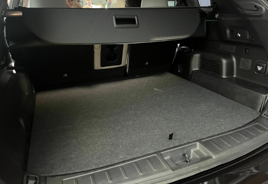 SKILUKE-SPLITT: Bagasjeromsvolum på 495 liter og bakseter som kan felles ned - fra bagasjerommet - i 40:20:40-deling.