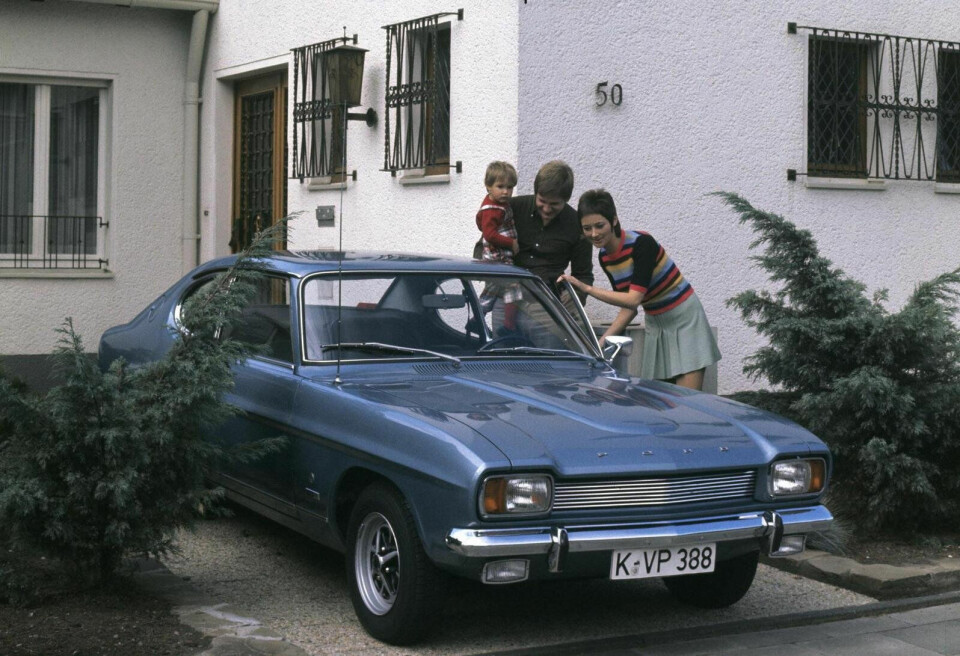 ORIGINALEN: Det er ingen fellestrekk mellom denne Ford Capri som kom i 1969 og dagens utgave. En lekker, liten sportscoupé med høyde på 133 cm mot dagens SUV-kjempe som rager 163 cm over bakken.