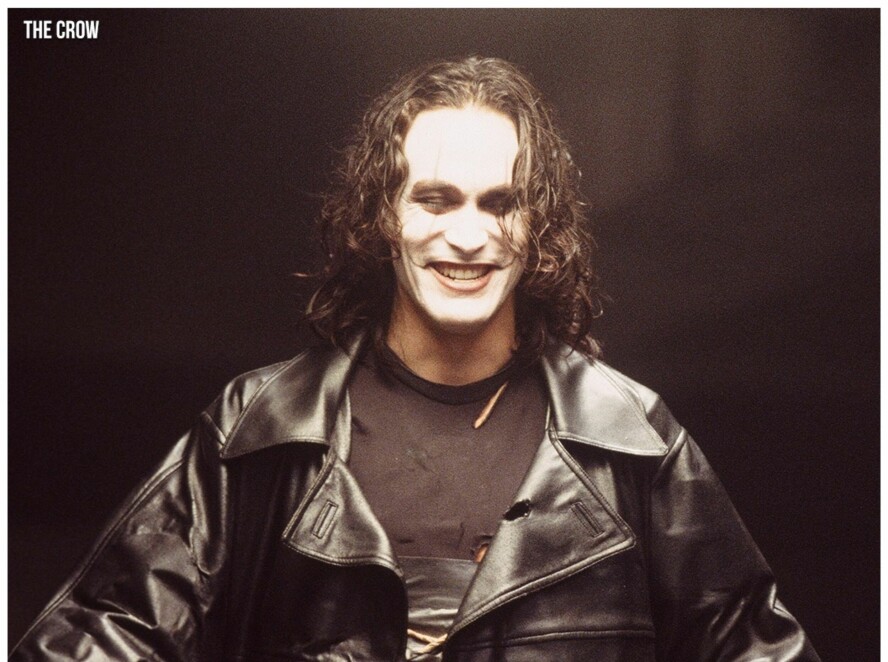 SISTE AKT: Brandon Lee under innspillingen av «The Crow». Gjennombruddsfilmen skulle også bli hans siste.