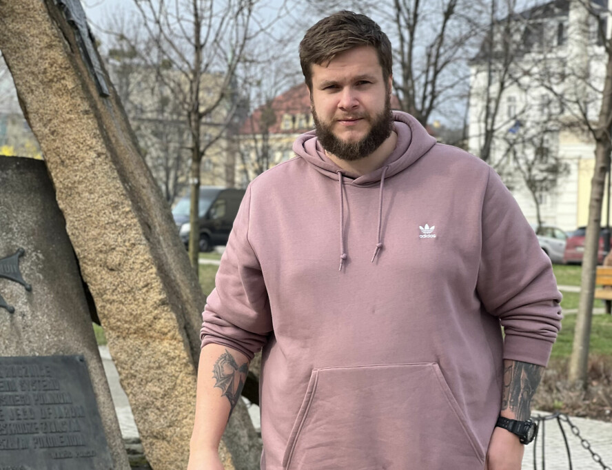 FØLTE SEG IKKE BRA: Håkon ble sliten av å knyte skolissene da han veide 155 kilo i mars 2023.