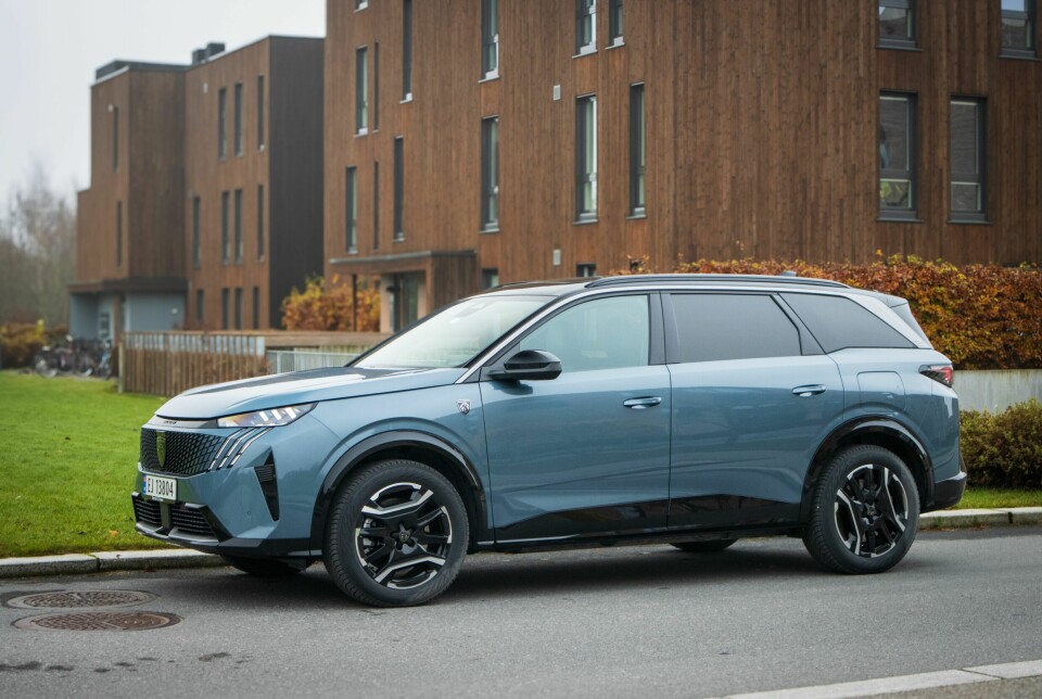 ROMMELIG: Peugeot E-5008 byr på klassiske flerbruksegenskaper i elbilutgave.