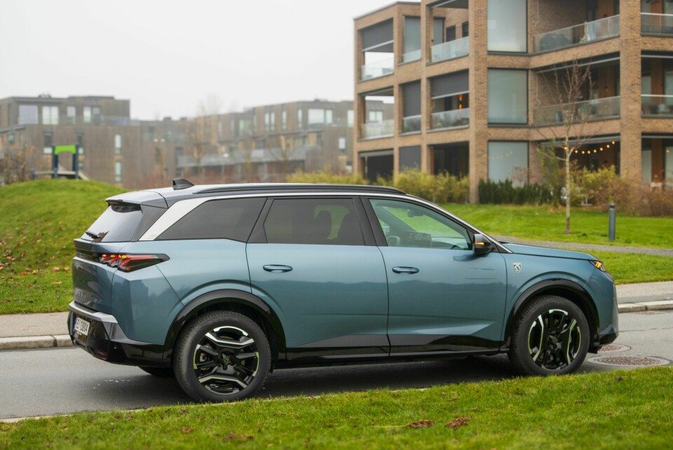 FAMILIEBIL: Peugeot E-5008 dekker behovene til de fleste barnefamiliene.