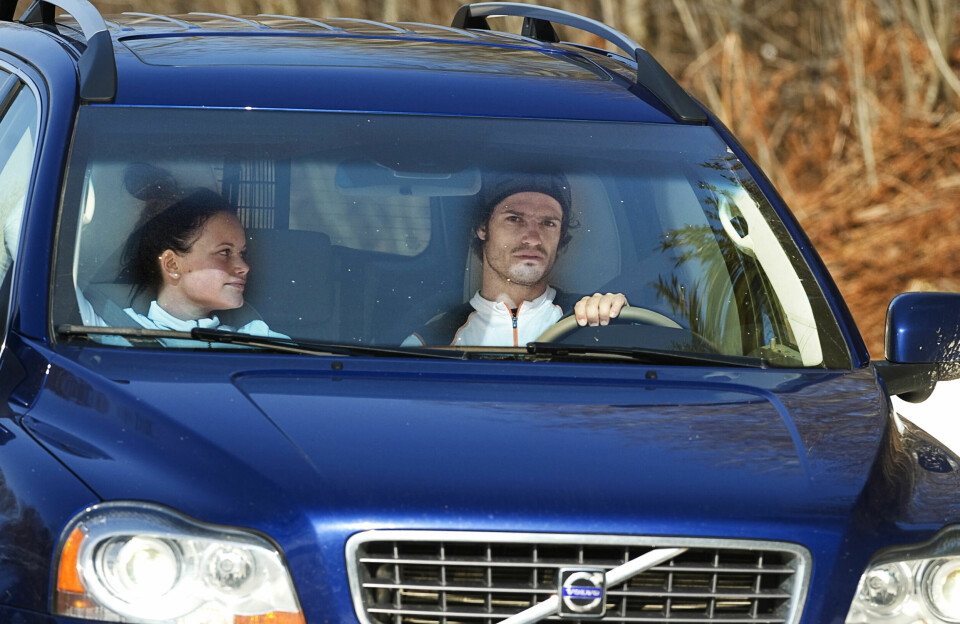 AVSLØRT: Dette er et av de første bildene av prins Carl Philip og hans den gang nye kjæreste Sofia Hellqvist.