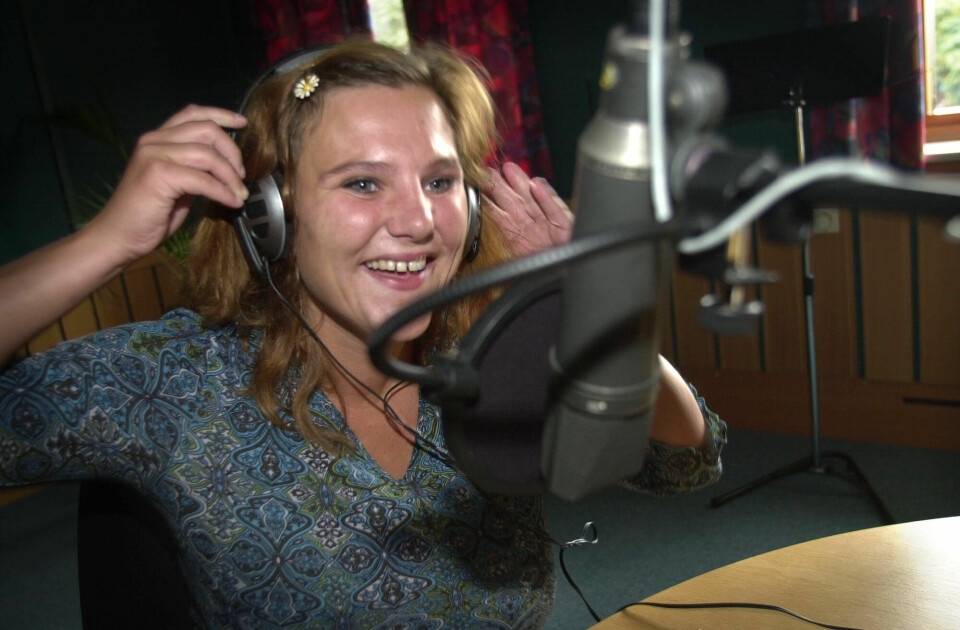 MOT SLUTTEN: I 2001 var Hege Omre programleder for «Lørdagsbarnetimen». Da hadde programmet vært på luften i 77 år, og hadde fortsatt ni år igjen før siste program ble sendt 11. september 2010.