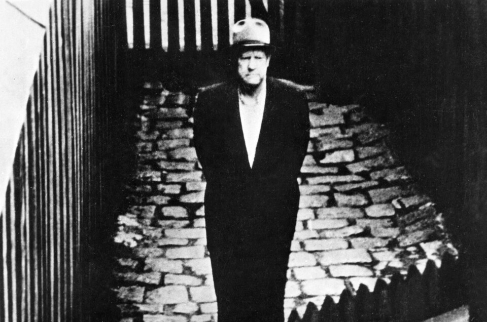 STERK I TROEN: I luftegården på Møllergata nr. 19. Qusling trodde til det siste på at han ikke ville bli dømt til døden.