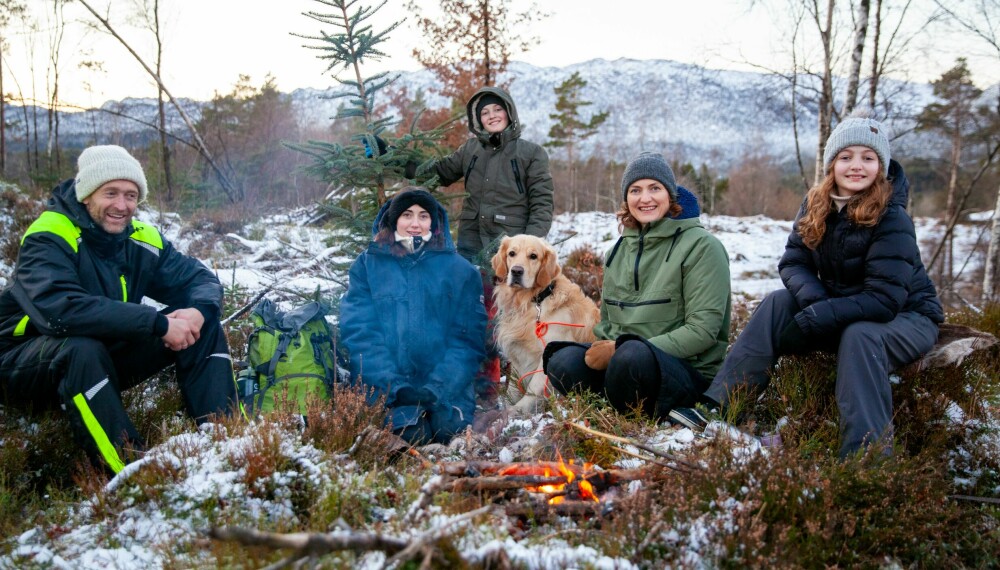 FIN TID: Pappa Sverre, barna Vera, Harald og Olivia, og mamma Ida søker ofte ut for å finne førjulshyggen på Lundemannsverk.