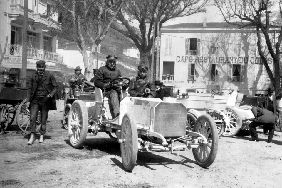 SENSASJON: Det første kjøretøyet med det melodiøse spanske navnet - Mercedes 35 PS - var en sensasjon i løpsuka i Nice allerede i mars 1901.
