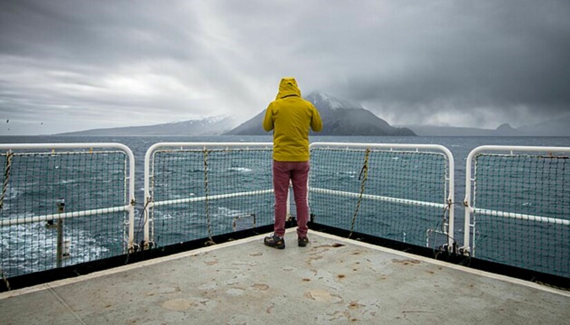 PÅ VEI MOT KERGUELEN: En forsker om bord forskningsskipet «Marion Dufresne».