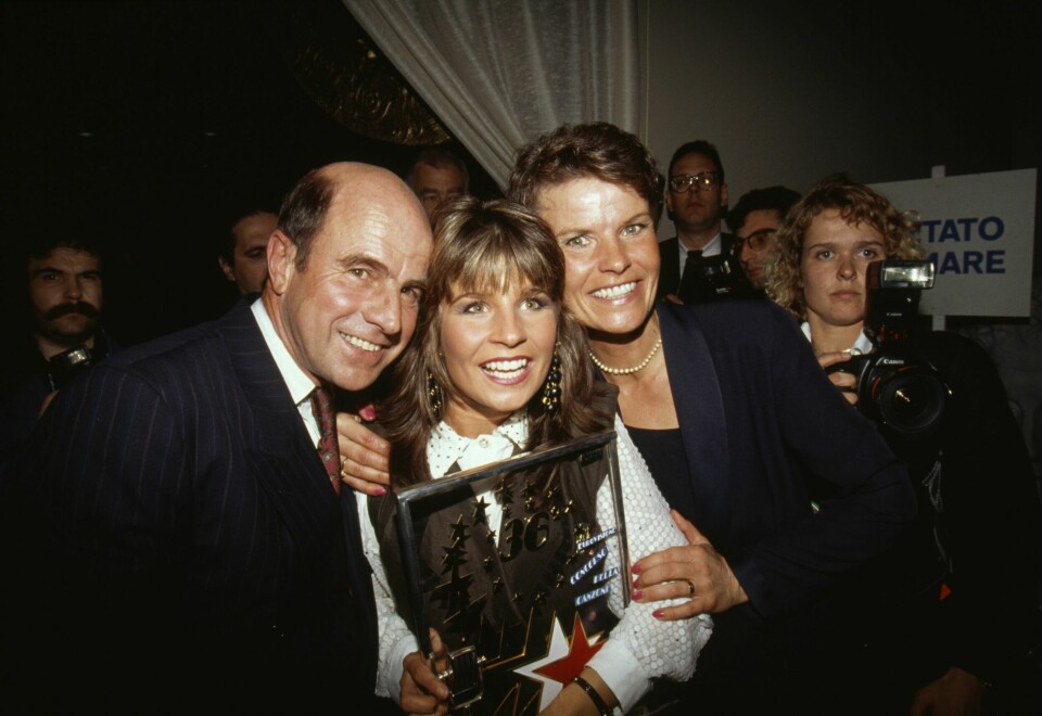 STOLTE FORELDRE: Først i 1991 vant Carola Melodi Grand Prix. Det var med låten «Fångad av en stormvind». Her med foreldrene Anita og Jan.