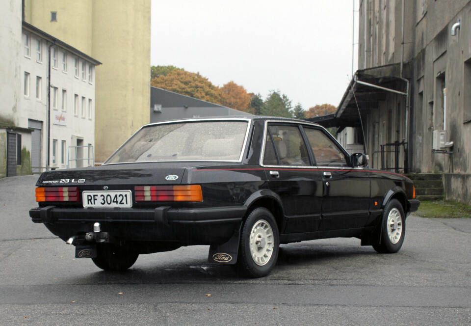 ORIGINALE: Ghia-felger er i 14 tommers dimensjon og er originale til bilen ifølge eier. Rillede baklykter nytt for MK2 serie 2.