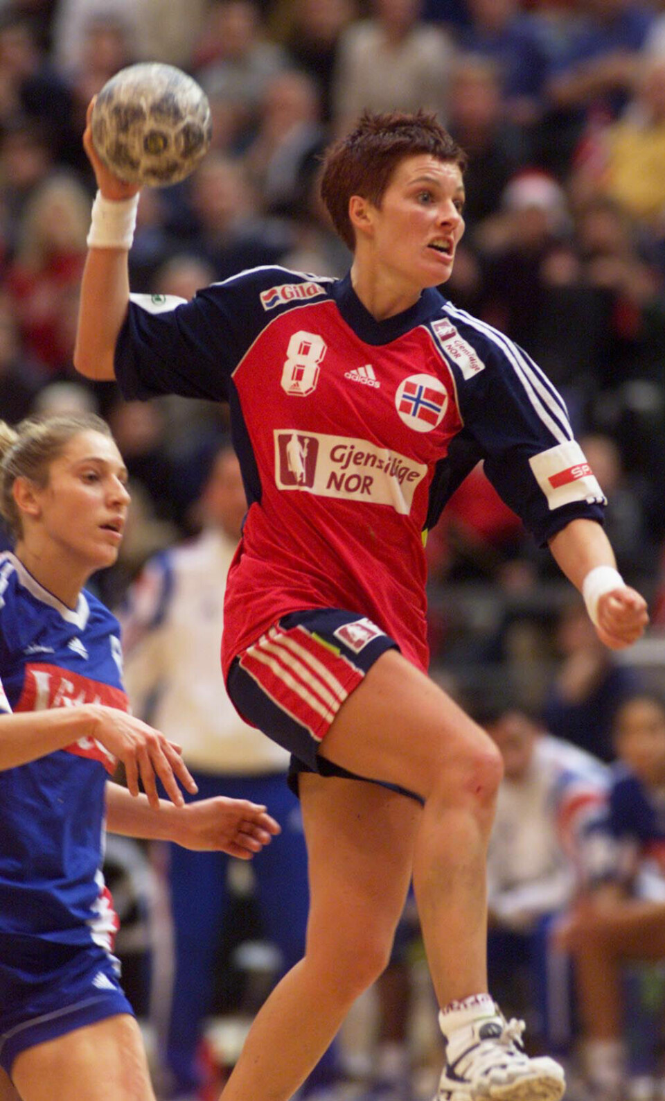 DRAMATISK FINALE: Mia Hundvin var sentral da Norge slo Frankrike 25–24 etter fire ekstraomganger i VM-finalen i 1999. Mia scoret fem mål og ble kåret til banens beste spiller.