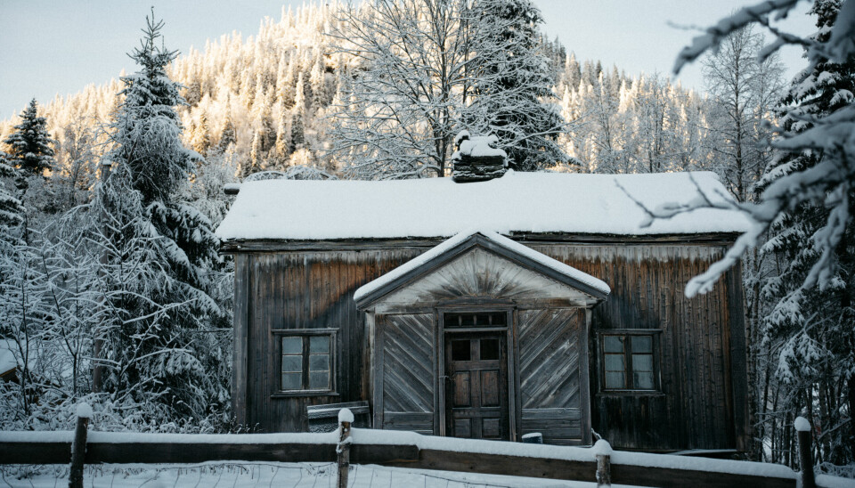 GJENOPPSTO: Her er kårboligen på Bøle etter å ha blitt pusset, bygd på og stelt med. Der bor Agnes og Lage nå. Foto: Agnes Klevmark Agnes Klevmark og Lage Dokken på Bøle i Valdres. Deltakere i sesong 23 av 'Der ingen skulle tru at nokon kunne bu'