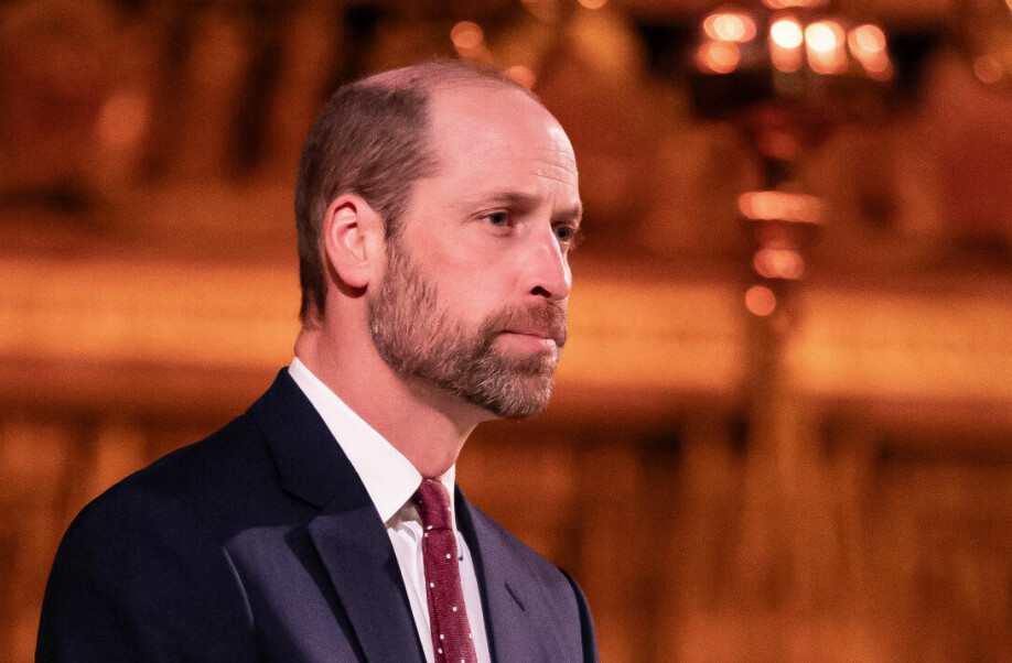 TØFT ÅR BAK SEG: Prins William avbildet mens han taler under 'Together At Christmas carol service' på Westminster Abbey i London 6. desember. 4.