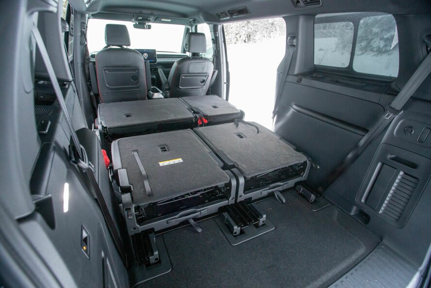 ROMMER MYE: Stor, firkantet kupe og svære sidedører sørger for at langversjonen av ID.Buzz fort blir storfamiliens drøm.