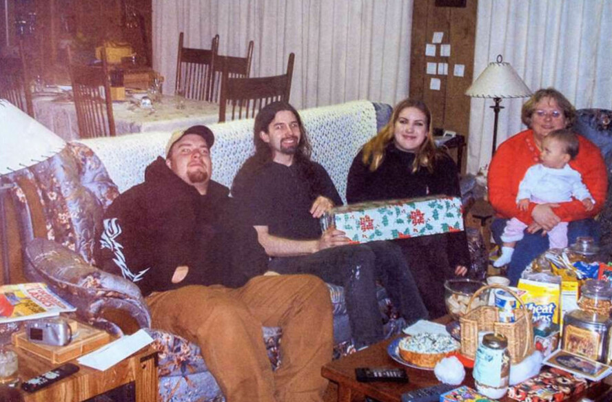 FAMILIEIDYLL: Bildet er fra en tidligere julefeiring hvor alt var bare fryd og gammen hos familien Anderson. F.v. Scott, Joseph og Michele.