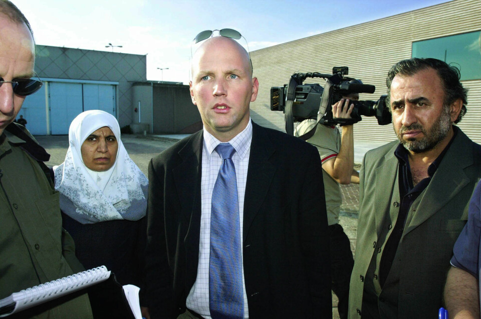 PROFILERT SAK: Da Brynjar dro til Nederland for å møte fengslede mulla Krekar for første gang i 2002, ble han møtt av et massivt pressekorps. Fra en dag til en annen ble han rikskjendis.