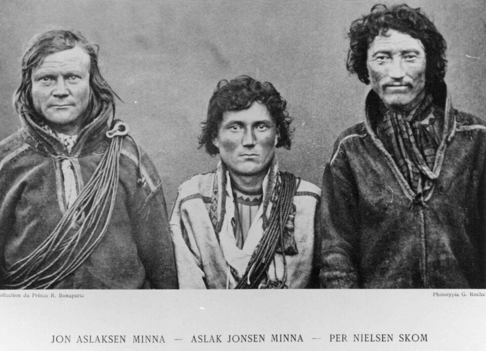 SJELDEN ANLEDNING: Jon Aslaksen Minna (t.v.), Aslak Jonsen Minna og Per Nilsen Skom var blant samene som stilte opp for de franske forskerne. Bonaparte-slektens grundighet bidro til at bildene tatt i 1884 er blitt en førsteklasses kilde til både historie og slektsgranskning i Finnmark siden.