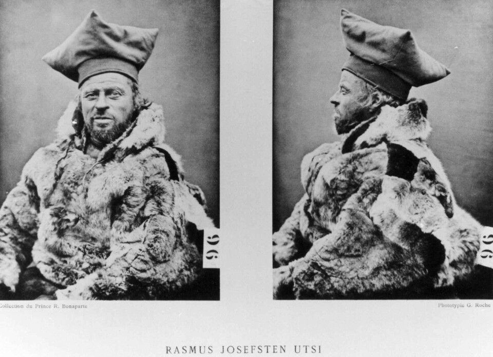 SKREV NED ALT: Samene som ble fotografert og registrert av prins Ronald Bonaparte ble registrert med navn, og bildene tildelt et nummer for å kunne finne hver og én igjen. Bildene har navnene registrert på praktisk talt alle som ble fotografert. Mange familienavn går igjen den dag i dag, som Utsi − her representert ved Rasmus Josefsen Utsi, Oliana Gavrila, Aslak Mortensen Skom, Jon Olsen Lukka, Kirsten Andersdatter og Peter Johan Abrahamsen.