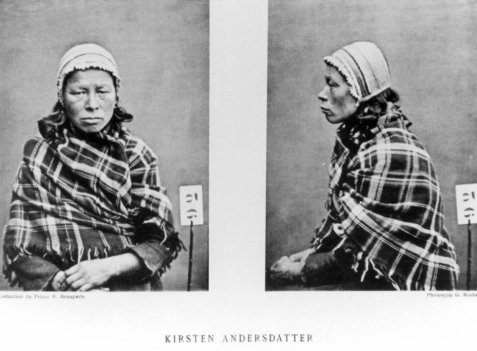 SKREV NED ALT: Samene som ble fotografert og registrert av prins Ronald Bonaparte ble registrert med navn, og bildene tildelt et nummer for å kunne finne hver og én igjen. Bildene har navnene registrert på praktisk talt alle som ble fotografert. Mange familienavn går igjen den dag i dag