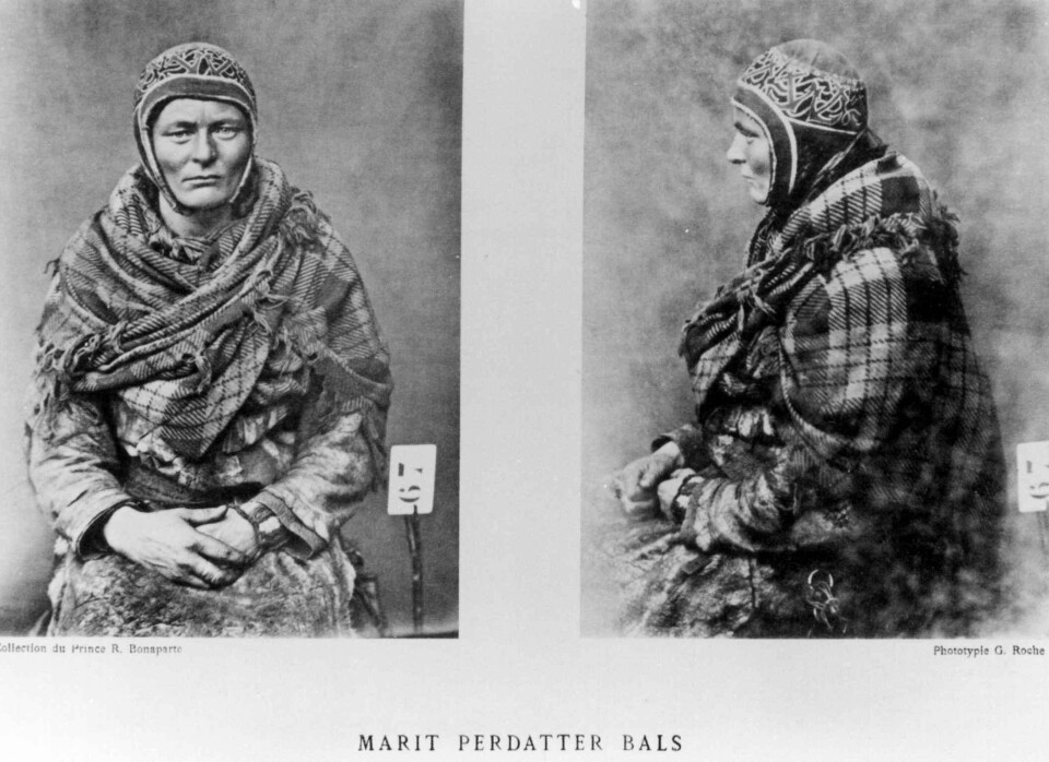 SKREV NED ALT: Samene som ble fotografert og registrert av prins Ronald Bonaparte ble registrert med navn, og bildene tildelt et nummer for å kunne finne hver og én igjen. Bildene har navnene registrert på praktisk talt alle som ble fotografert. Mange familienavn går igjen den dag i dag