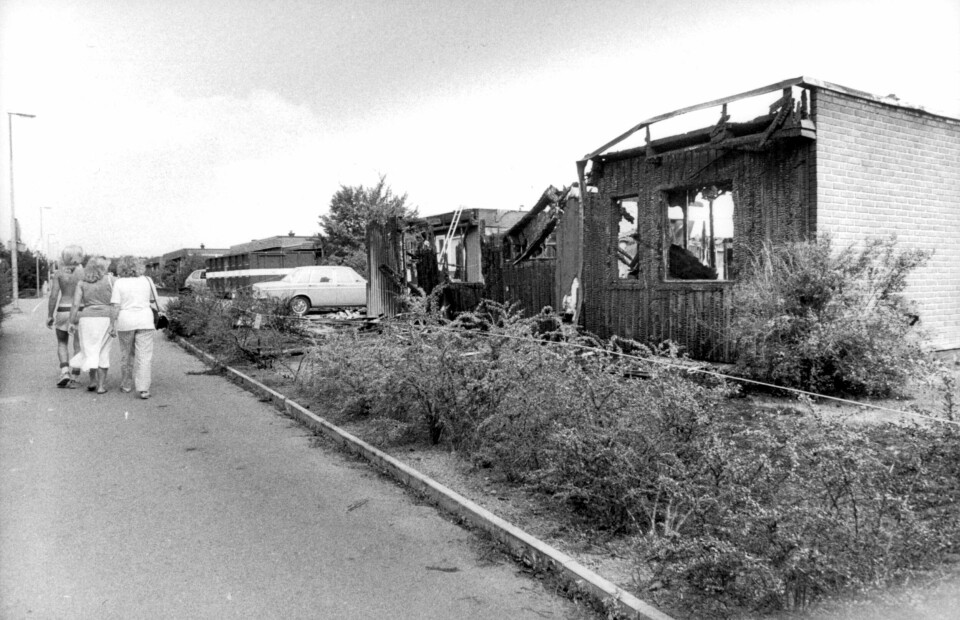 UTBOMBET: Slik så villaen til statsadvokat Sigurd Dencker ut etter bombeangrepet. En 18 år gammel gutt på overnattingsbesøk ble drept.