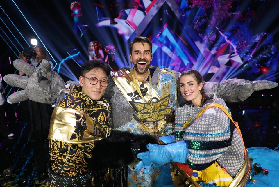 TV-SUKSESS: Tone kom på tredjeplass som «Glad-fisken» i fjorårets «Maskorama». Her med vinner Kim Wigaard, og sølvvinner Danby Choi.