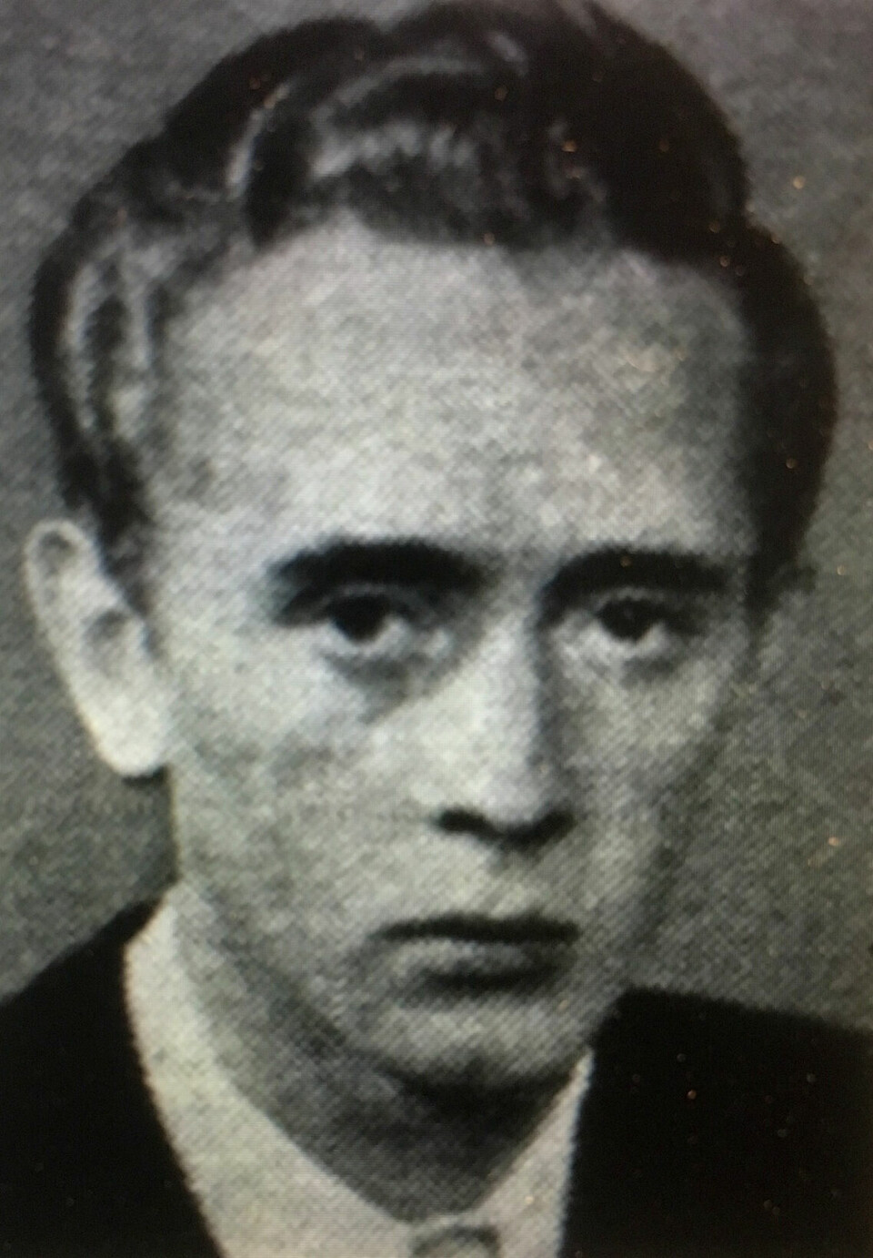 HENRETTET: Hans Konrad Andersen (22) var med i motstandsgruppen «Ullevål-gruppen», som drev med sabotasje i Oslo-området. Aud Maggi Andersens infiltrasjon og angiveri førte til massearrestasjon. Hans Konrad ble henrettet av tyskerne sammen med seks kamerater, deriblant sin bror Kåre Lorang (20), som hevn for motstandsbevegelsens likvidering av statspolitisjefen Karl Marthinsen.