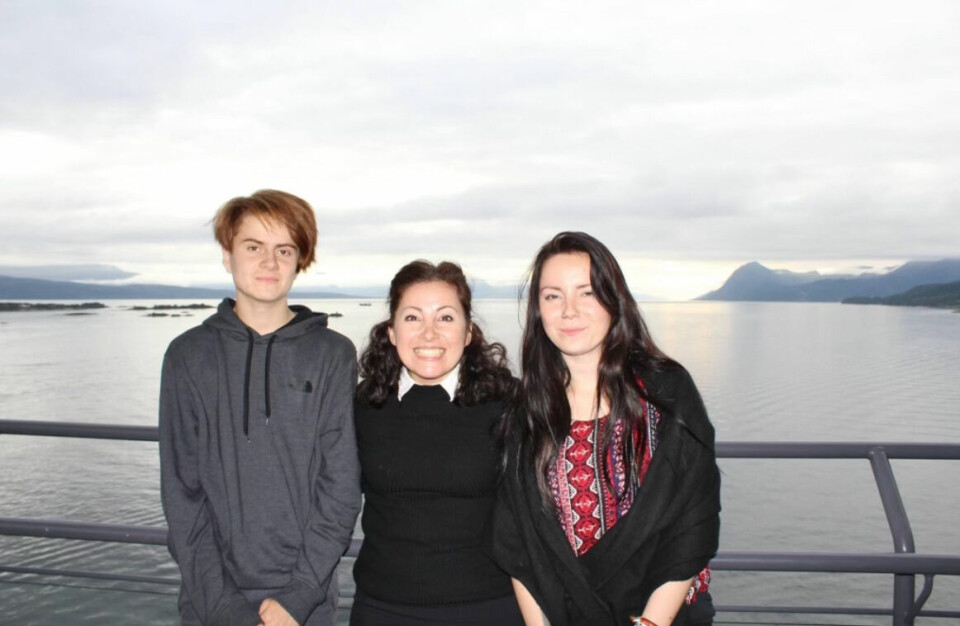 FAMILIEN: Sønnen Marcel, Cecilia og datteren Katrine på tur.