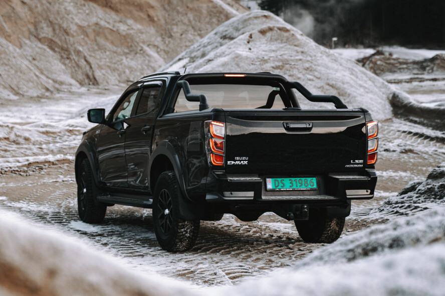 SALG: Det ble registret 562 nye D-Max i fjor. Best av pickupene ble Hilux med 783 registreringer.