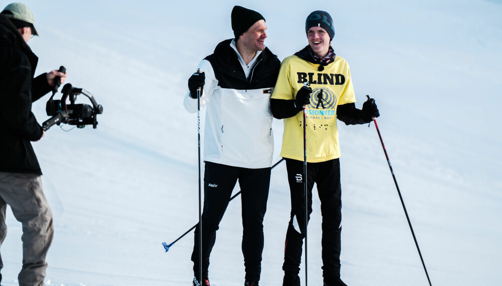 <b>TROSSER UTFORDRINGENE:</b> I TV-programmet Team Pølsa har Syver vist seg fryktløs. I første episode satte han uten å nøle utfor en lang og bratt bakke sammen med Øystein Pølsa Pettersen, til tross for at han er blind.